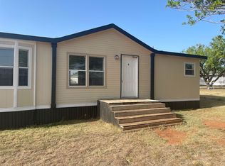 106 Pueblo St, Tye, TX 79563