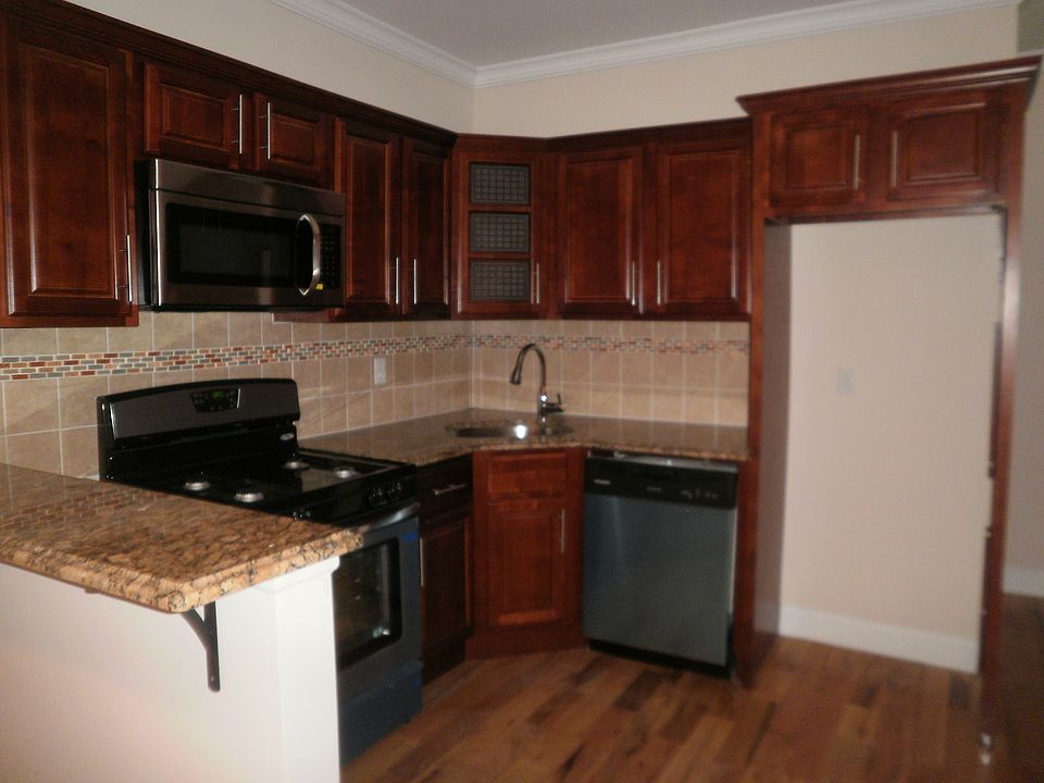 2nd image of 2050 Strang Ave