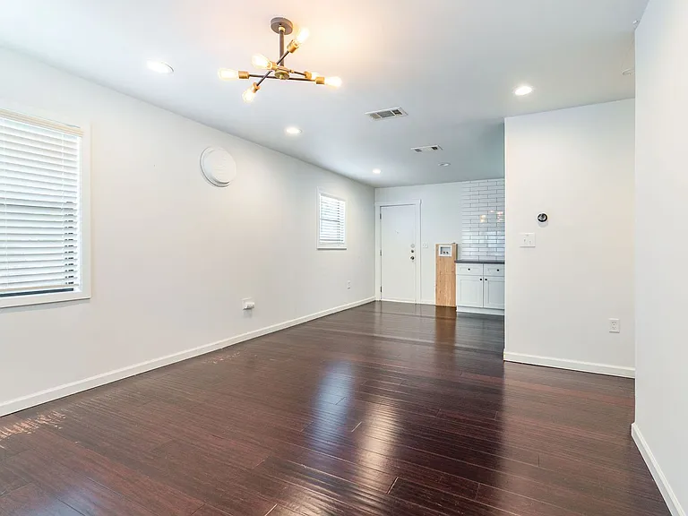 1717 Bunche Rd — Photo 3