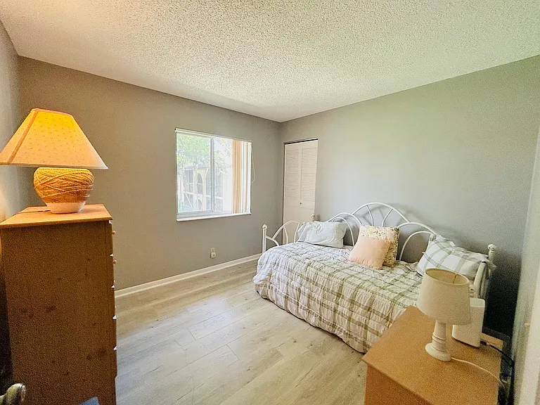 408 Pine Glen Ln #C-2 — Photo 16