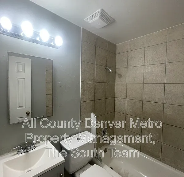 1627 Alton St — Photo 10