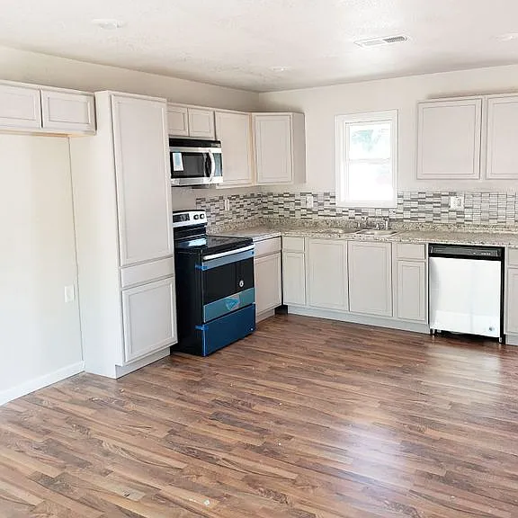 4527 Norris Valley Dr — Photo 2
