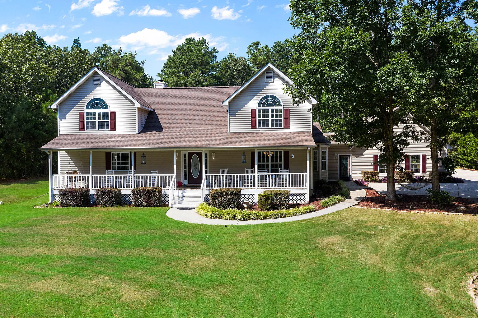134 Cowan Dr photo 1