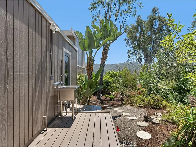 1494 Bluebird Canyon Dr — Photo 37