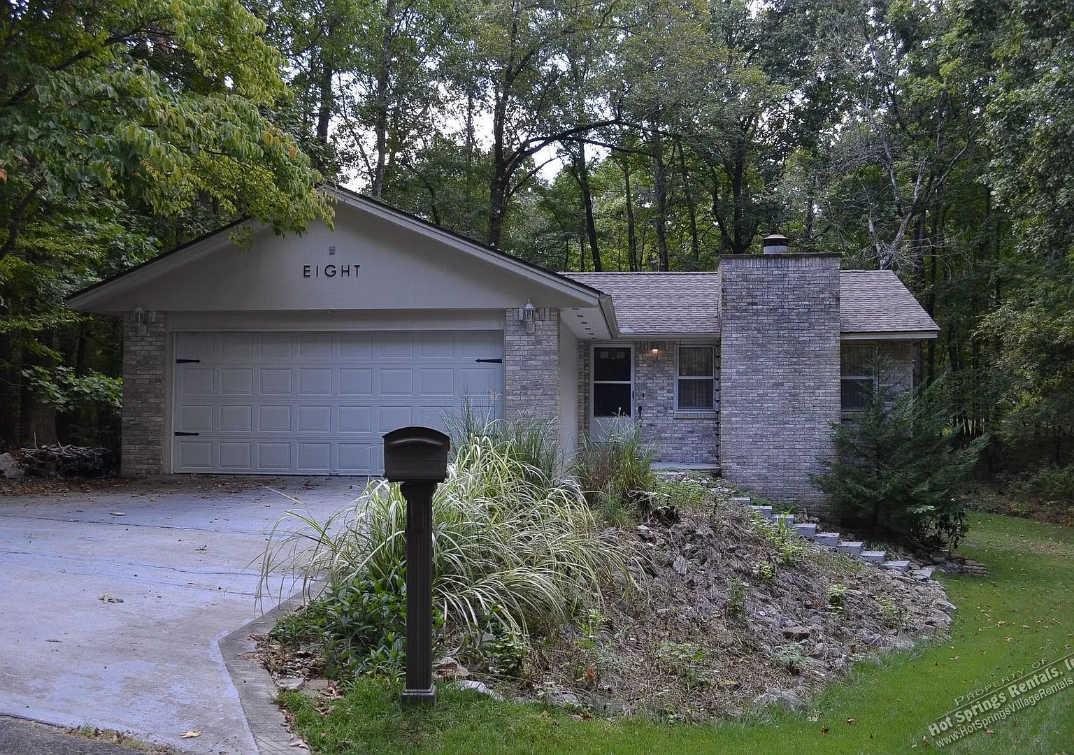 West Gate Area | Home | Unfurnished — Photo 1