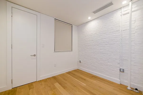 Rented by Veracity NYC LLC | media 14