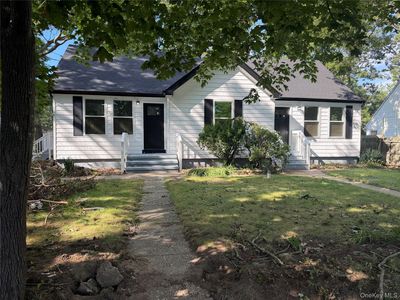 11 1st Place, Mastic, NY, 11950