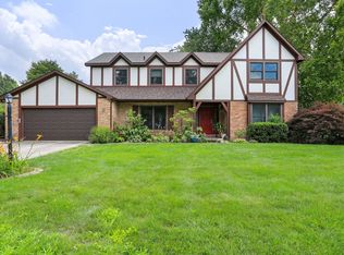 2409 N Nottingham Ct, Champaign, IL 61821