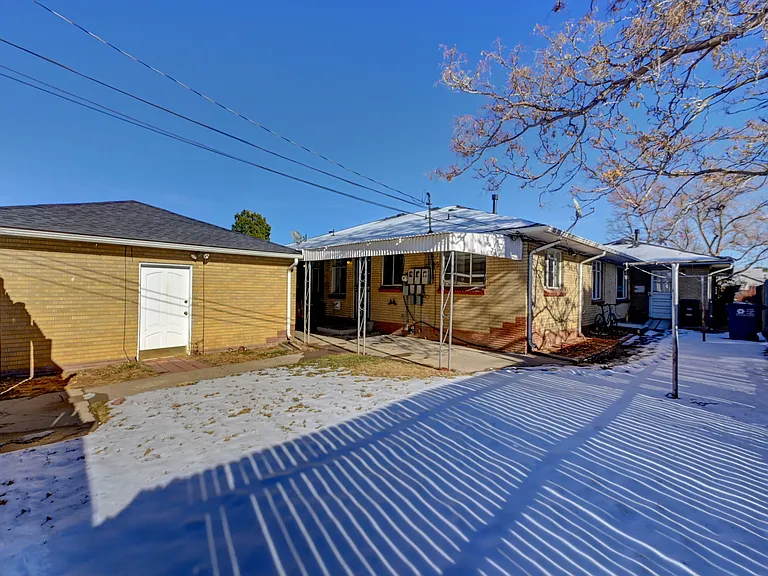 3573 N Leyden St — Photo 2