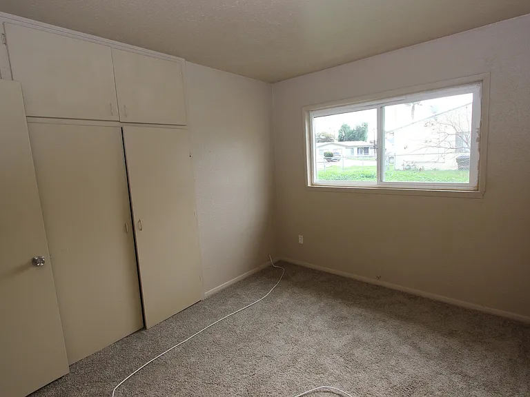 630 Sierra Way #B — Photo 5