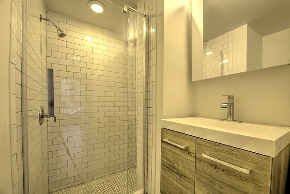 Rented by Bond New York | media 26