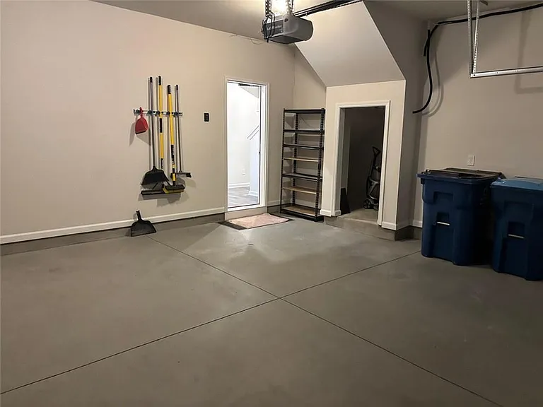 3667 Hidden Valley Cir — Photo 27