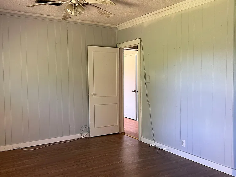 1708 S State Line Ave — Photo 10