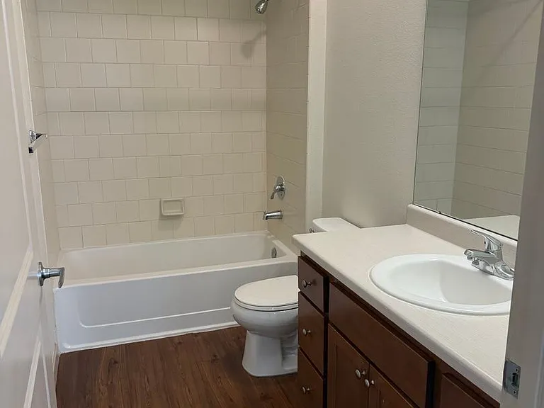 1305 N Peoria St — Photo 55