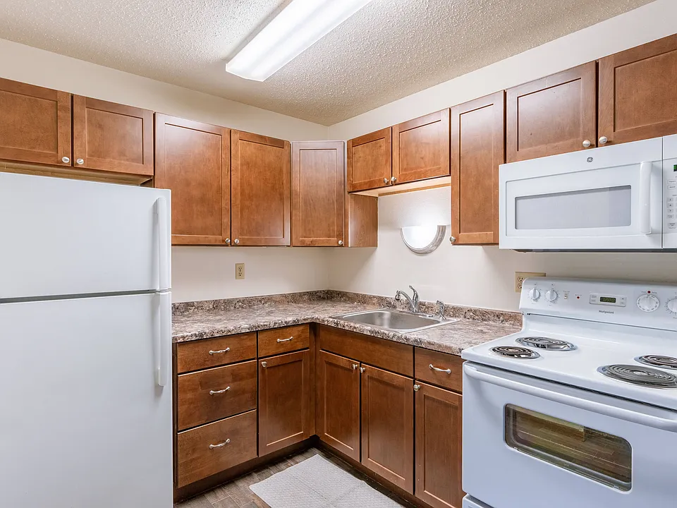 Fargo, ND Parkwood | Kitchen