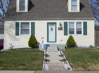 323 Love Ln, Norwood, PA 19074