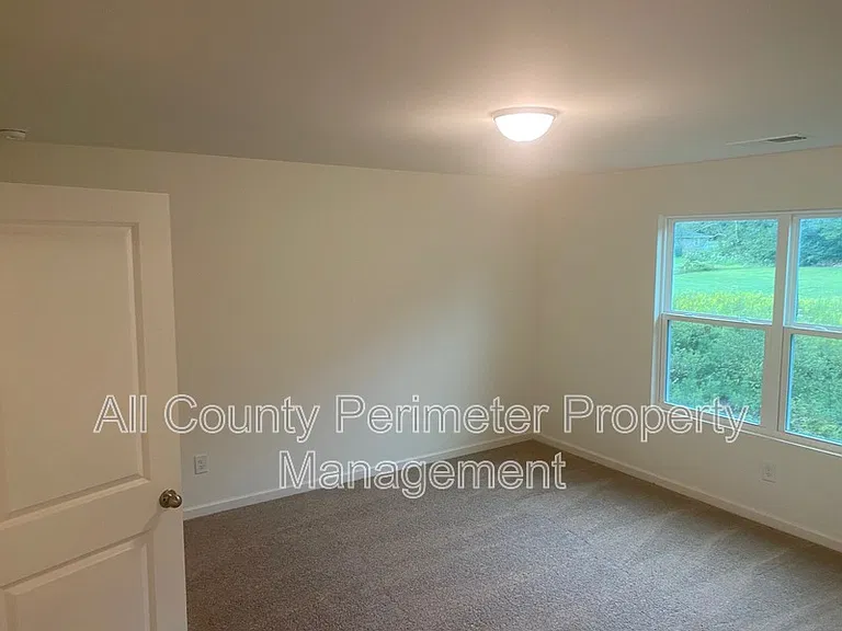 1117 Union Pacific Way — Photo 8