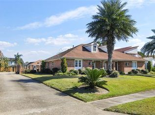 5831 Waterford Blvd, New Orleans, LA 70127
