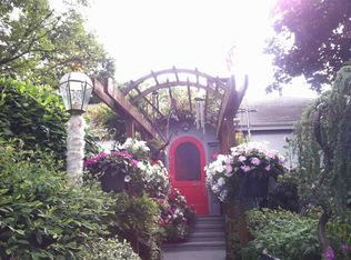 8250 14th Ave NE, Seattle, WA 98115