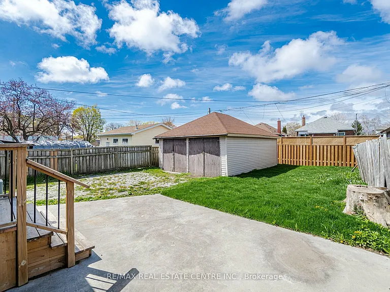 102 Wilson Rd S #UPPER LEVEL — Photo 22