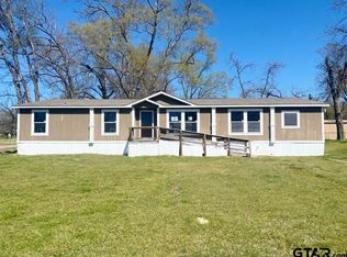 305 W 3rd St, Omaha, TX 75571