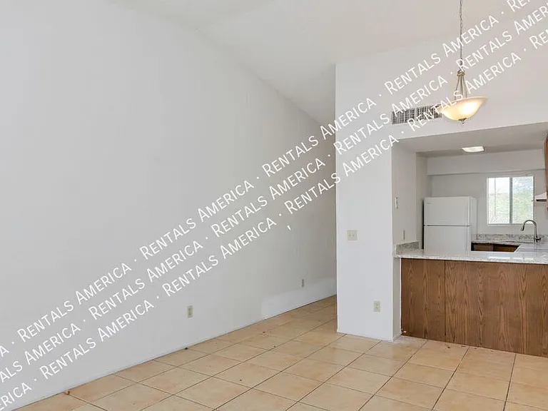 1366 N Riverview Blvd — Photo 13