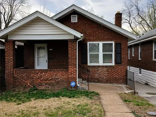 7020 Greenway Ave, Saint Louis, MO 63121
