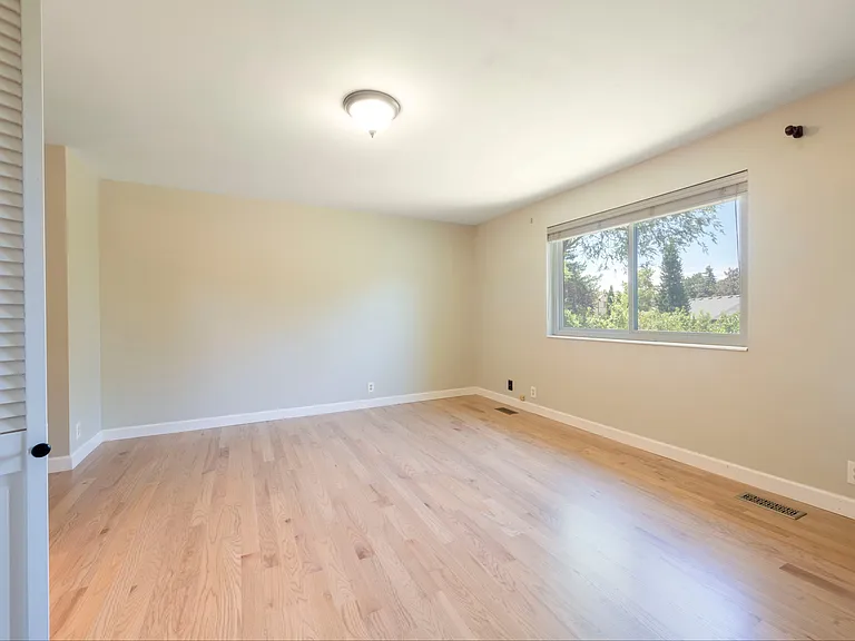 1362 S Embassy Way — Photo 10