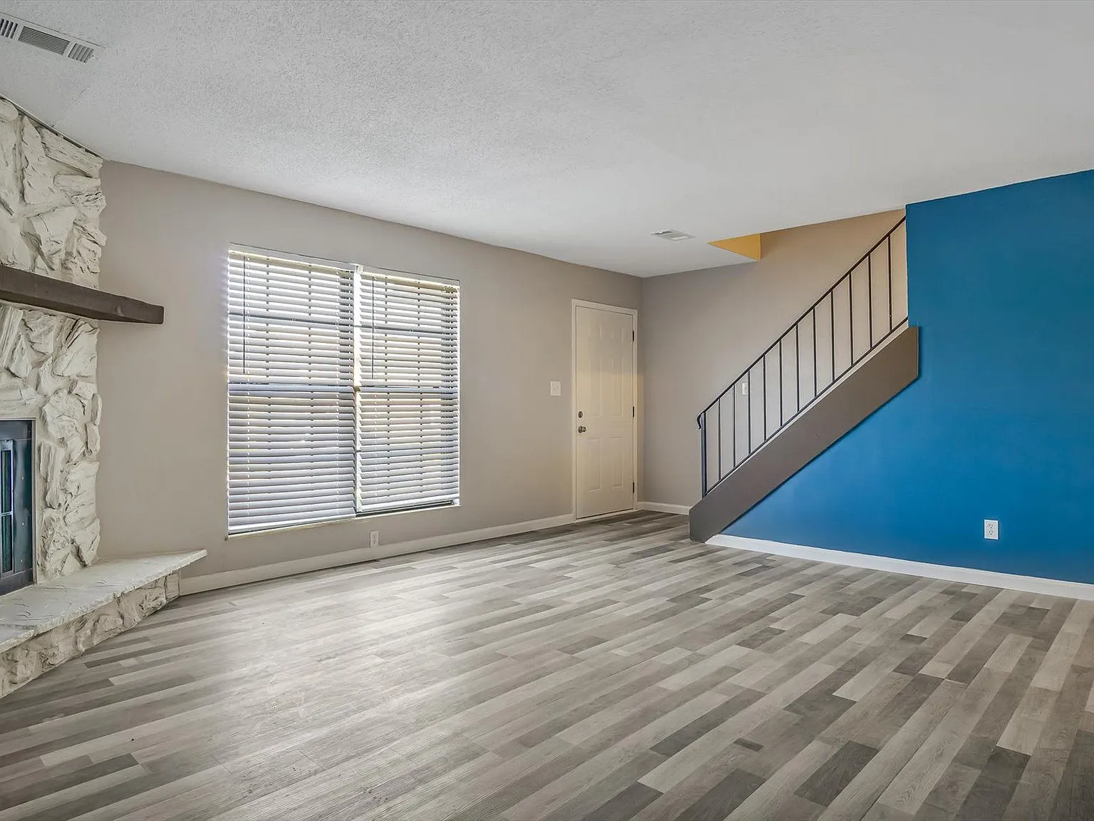 3 bed, 1.5 bath, 1200 sqft, $1,650 — Photo 4