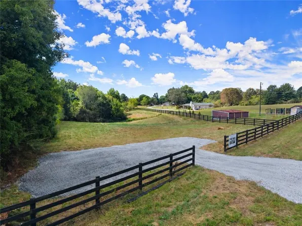 7270 Pea Ridge Rd #2A, Gainesville, GA 30506