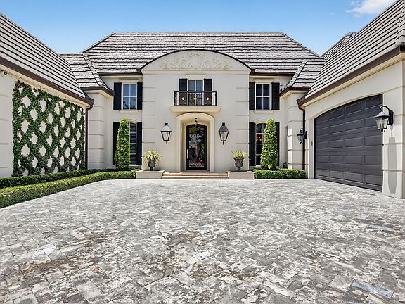 4th image of 377 E Coconut Palm Road