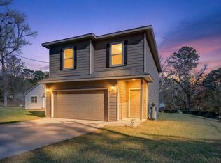 15678 Holly Dr, Montgomery, TX 77356