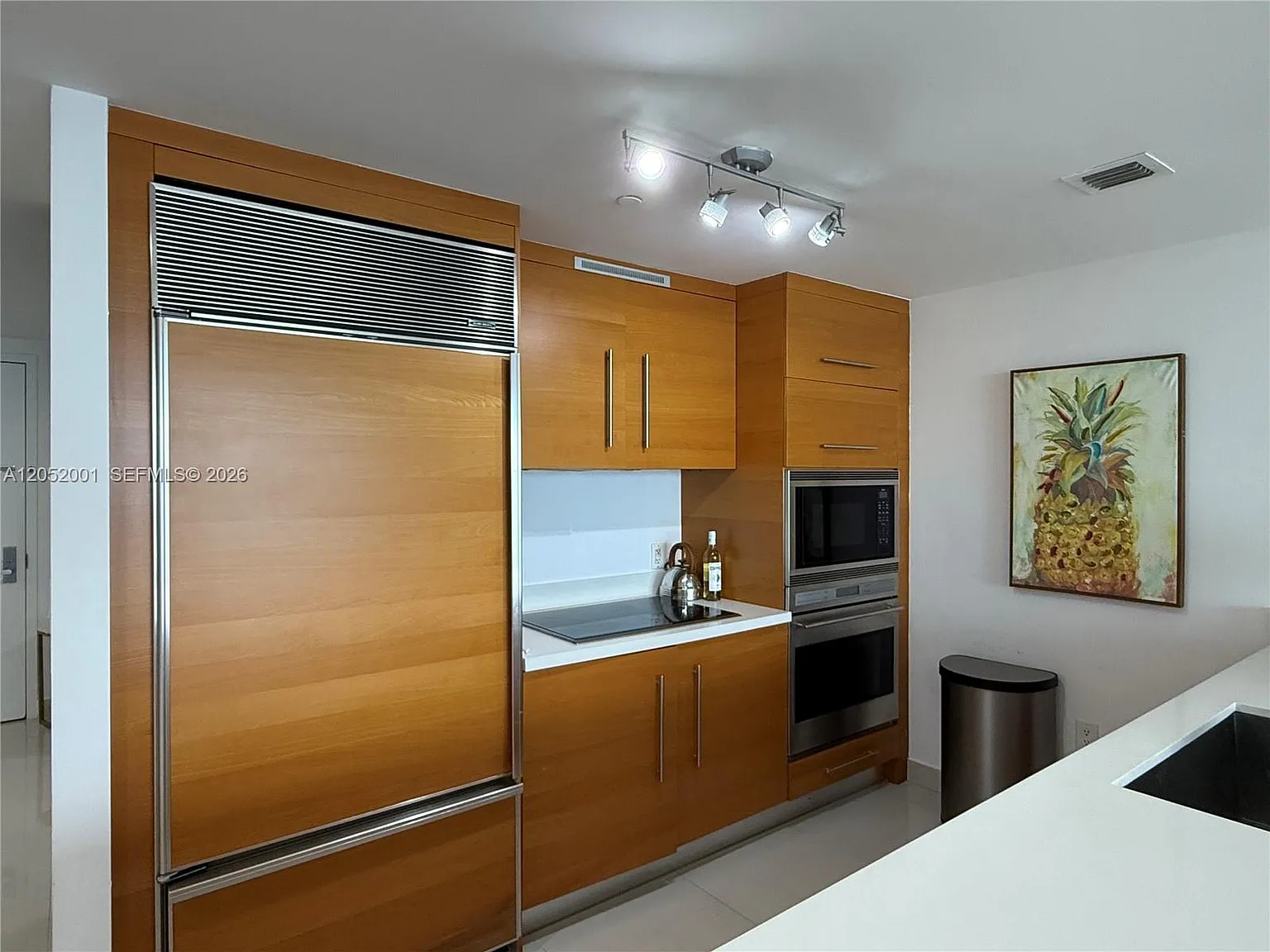 Iconbrickell Condo No 1 — Photo 3