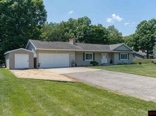 207 Mapleridge Dr, Mankato, MN 56001