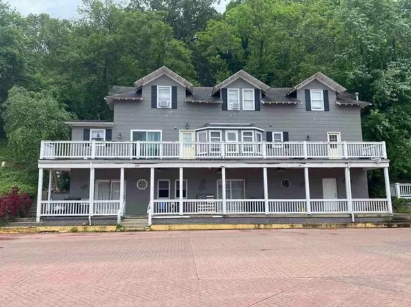 240 Jefferson St, Nelsonville, OH 45764