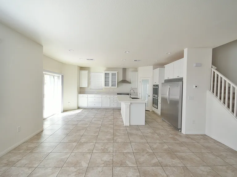 3041 Lake Como Ave — Photo 7