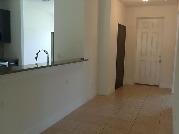3rd image of 82 Red Mill Dr