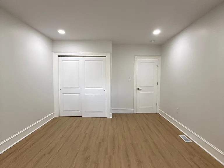 1322 S 57th St — Photo 29