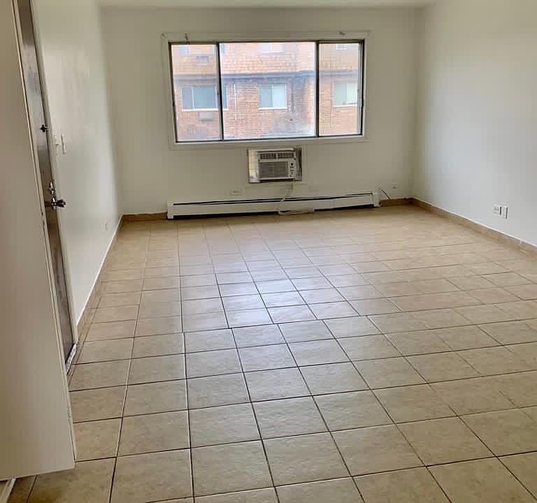1st image of 601 Pickwick Ct