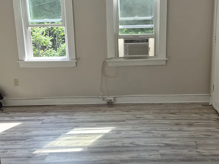 821 W Main St — Photo 13