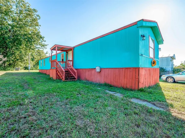 13202 Hilltop Ct, Willis, TX 77318