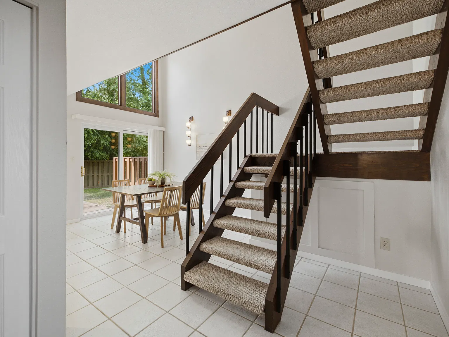 2 bed, 2.5 bath, 1268 sqft, $2,050 — Photo 4