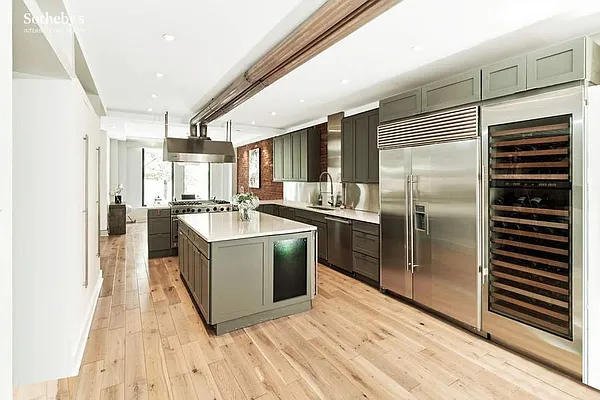 Rented by Sotheby's International Realty | media 45