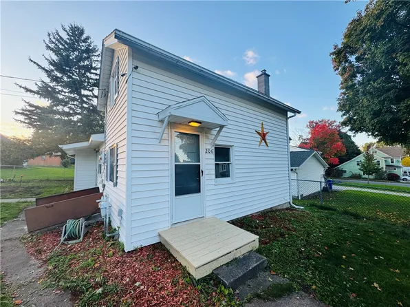 206 Catherine St, Medina, NY 14103