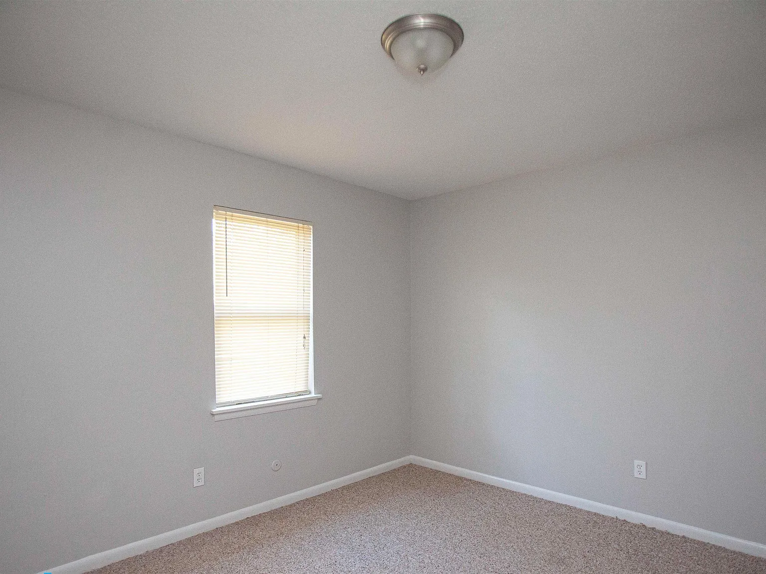 2 bed, 1.0 bath, 814 sqft, $775 — Photo 4