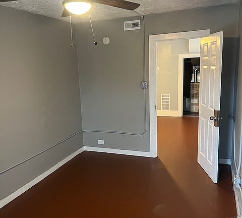 3rd image of 4838 Indianapolis Blvd Unit 2
