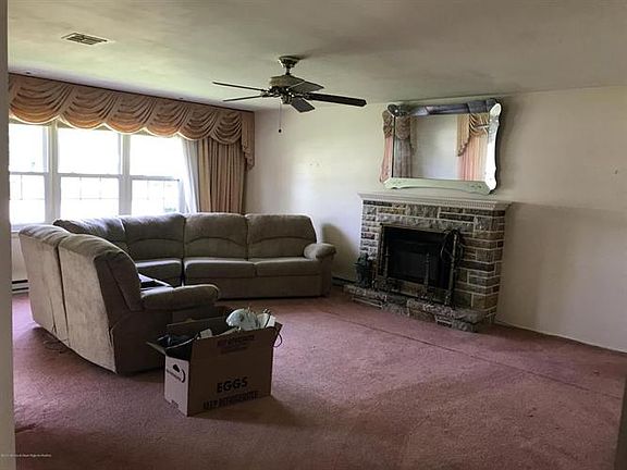 5th image of 1090B Argyll Cir