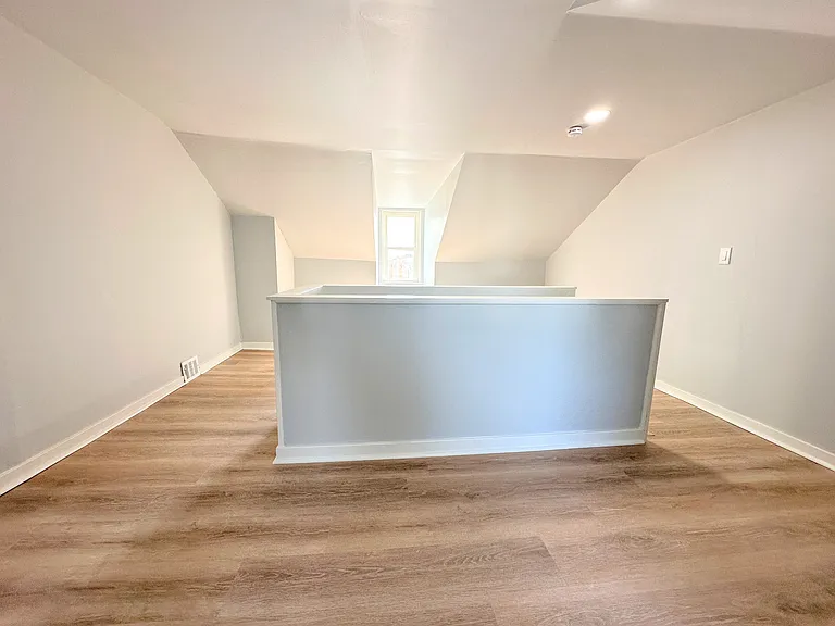209 Mary St — Photo 24