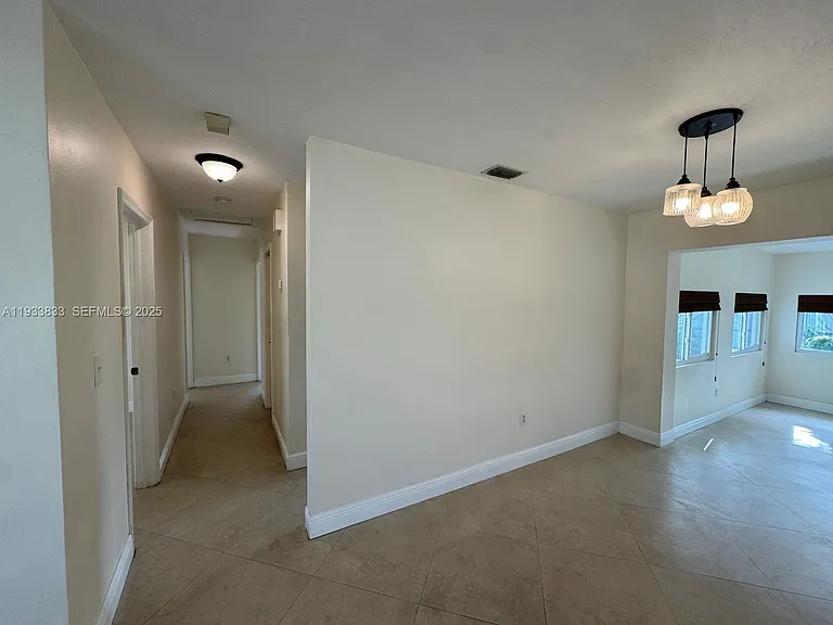 18600 SW 97th Ave — Photo 7