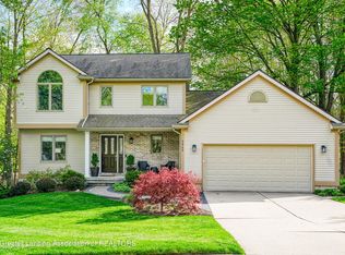 3965 Bayberry Ln, Lansing, MI 48911